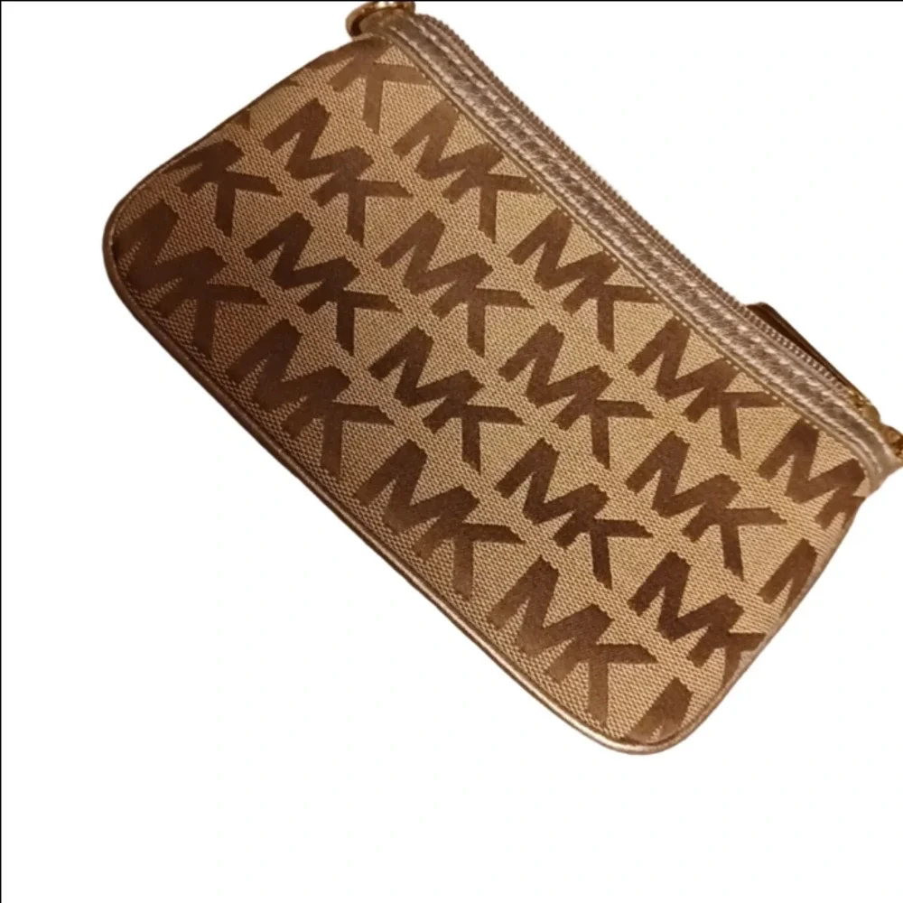 Michael Kors stylish compact